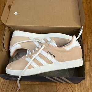 Adidas Gazelle Neutral Women’s 7
